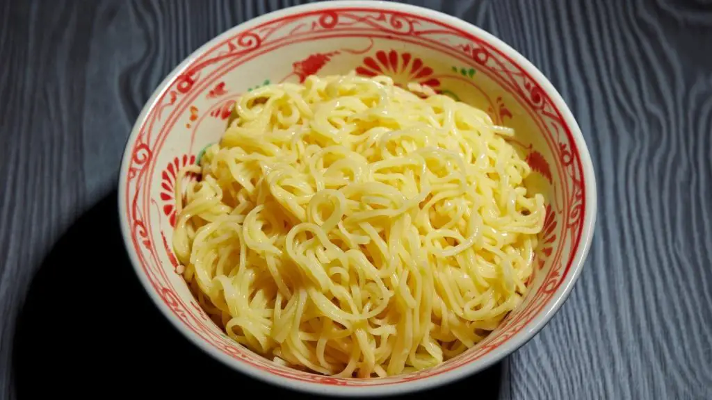 plain ramen noodles